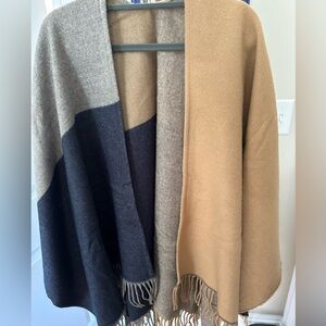 Uniqlo Blanket cape/shawl